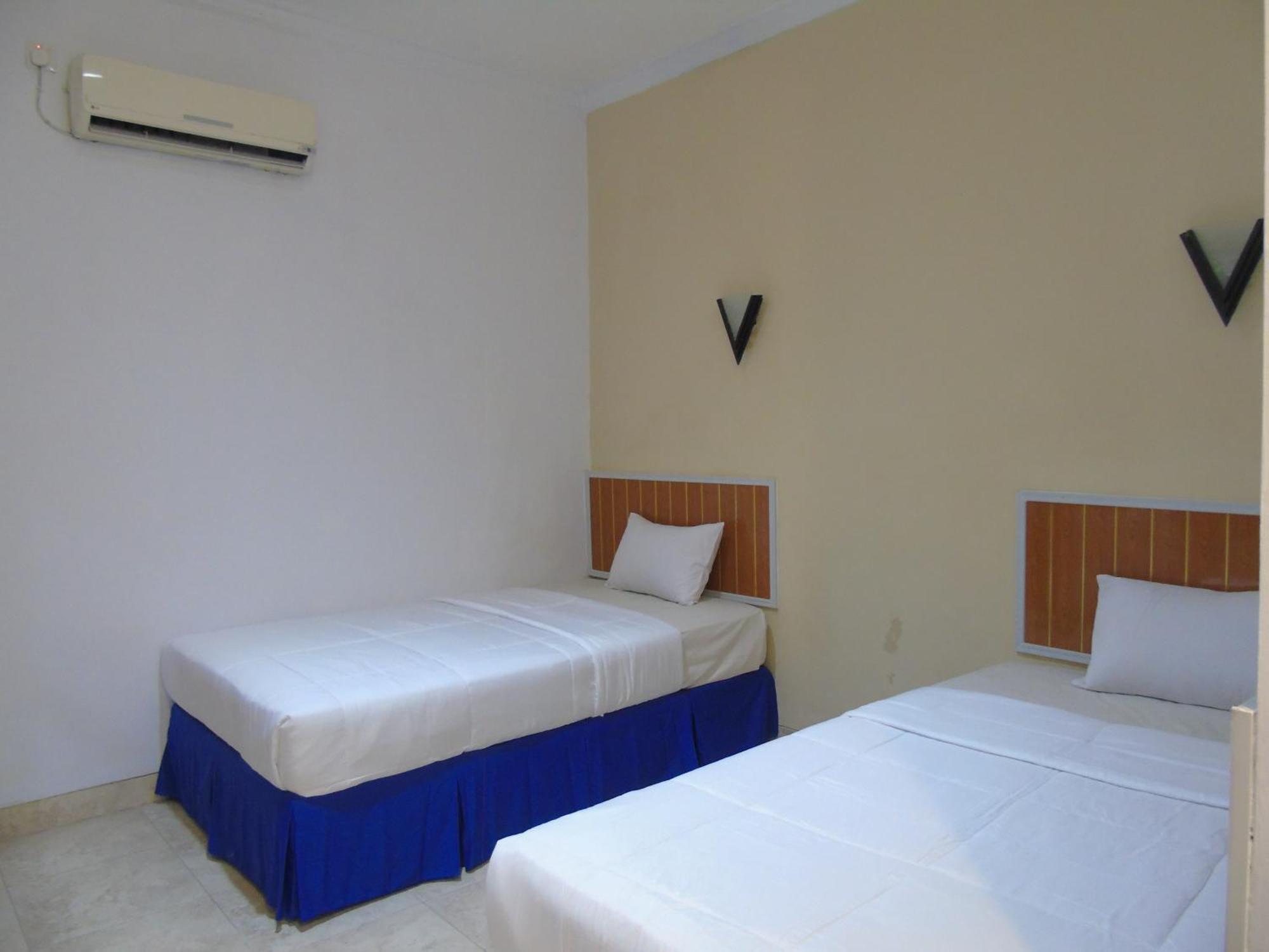 Hotel Permata Zamrud Cirebon Quarto foto