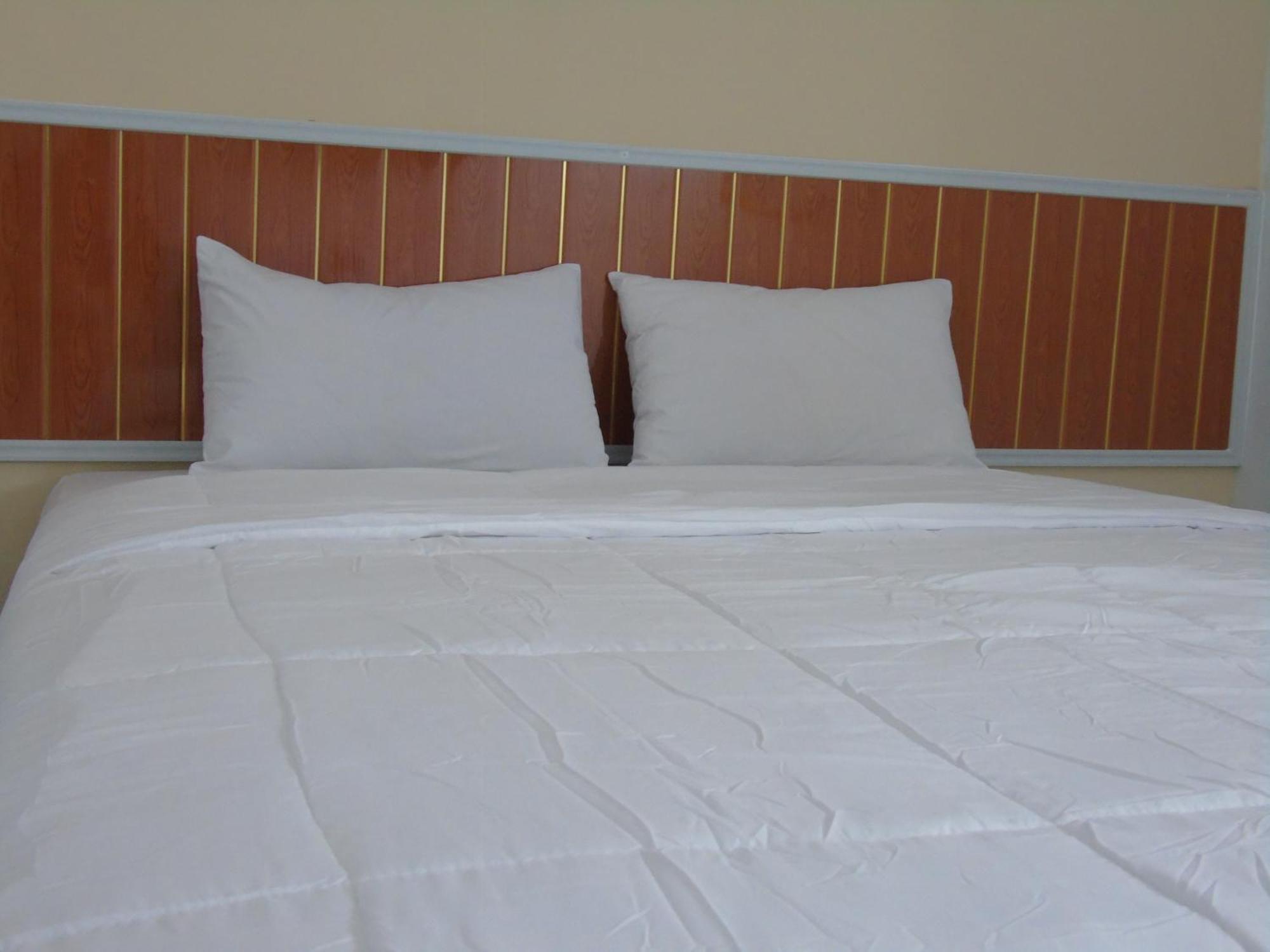 Hotel Permata Zamrud Cirebon Quarto foto